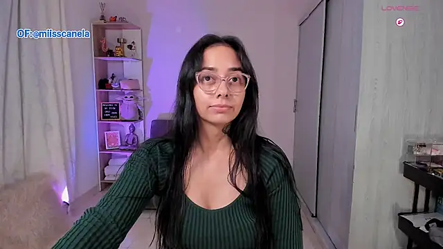 Aleja24Evans online show from 2, 12, 2025