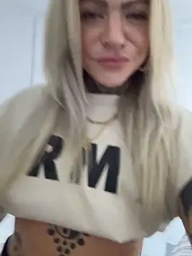 Divina X  online show from 4, 12, 2025