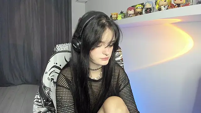 Snapshot of SashaSunlight chatting on 13, 11, 2025 SashaSunlight online show from 13, 11, 2025