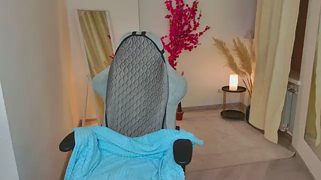 Coconut Mia online show from 10, 6, 2026