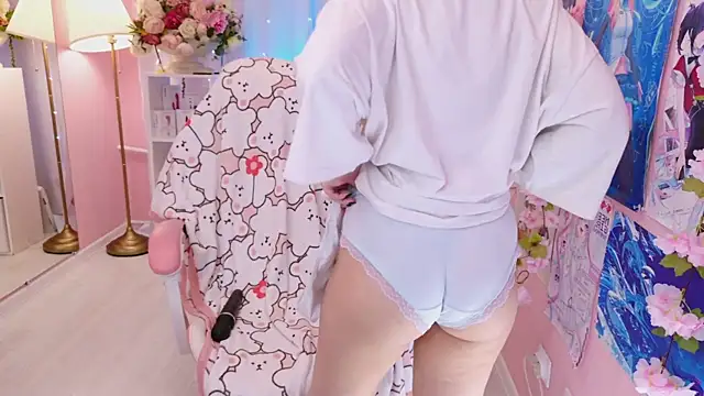 Snapshot of Coconut_Mia chatting on 20, 11, 2025 Coconut Mia online show from 20, 11, 2025