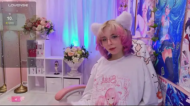 Coconut Mia online show from 3, 10, 2025