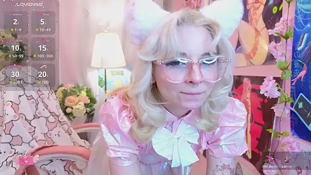 Coconut Mia online show from 3, 2, 2025