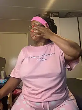 Nomthie online show from 4, 12, 2025