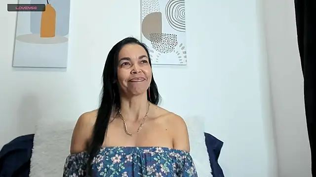 Evawalker  online show from 1, 3, 2025