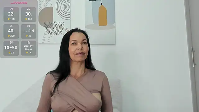 Evawalker  online show from 2, 12, 2025