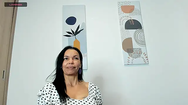 Evawalker  online show from 21, 2, 2025