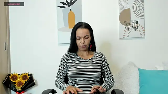 Evawalker  online show from 26, 2, 2025