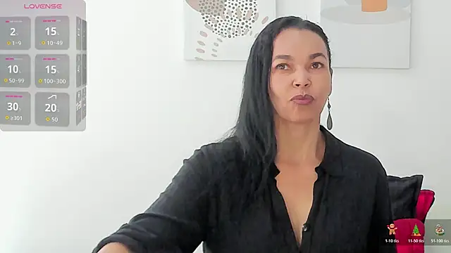 Evawalker  online show from 18, 12, 2025