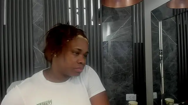 SaraiEvans online show from 5, 3, 2025