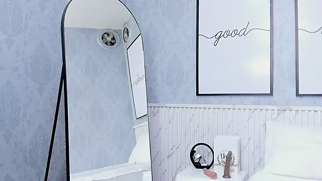 Daphne81  online show from 10, 9, 2025