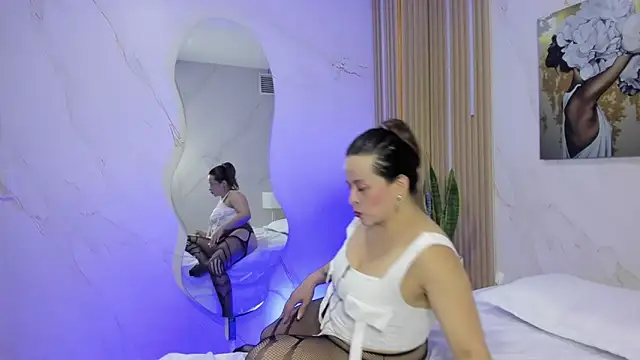 Daphne81  online show from 23, 9, 2025