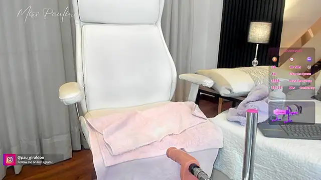 Snapshot of misspaulinaa chatting on 27, 2, 2025 misspaulinaa online show from 27, 2, 2025