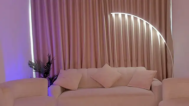 SavannahWildee online show from 14, 9, 2025