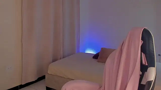 SavannahWildee online show from 20, 2, 2025