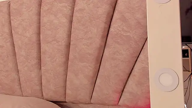 SavannahWildee online show from 10, 10, 2025