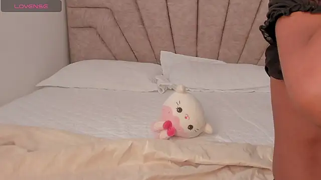 SavannahWildee online show from 13, 11, 2025