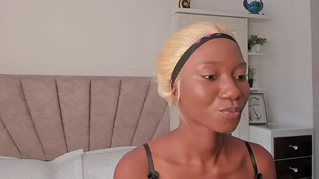 SavannahWildee online show from 27, 11, 2025