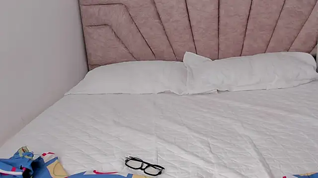 SavannahWildee online show from 26, 11, 2025