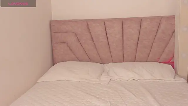 SavannahWildee online show from 14, 11, 2025