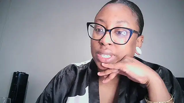 Nyxie Chaos online show from 2, 12, 2025