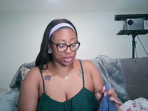 Snapshot of Nyxie_Chaos chatting on 12, 6, 2026 Nyxie Chaos online show from 12, 6, 2026