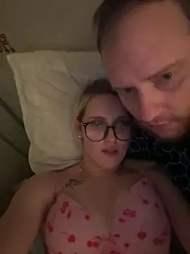 StrawberryCheww online show from 7, 3, 2026