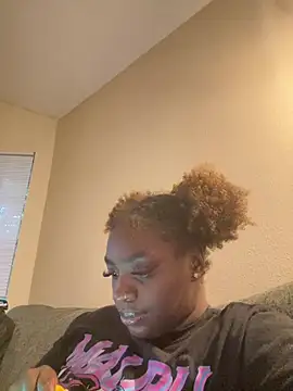 LillShayy online show from 24, 4, 2026