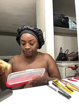 Snapshot of LillShayy chatting on 14, 2, 2025 LillShayy online show from 14, 2, 2025