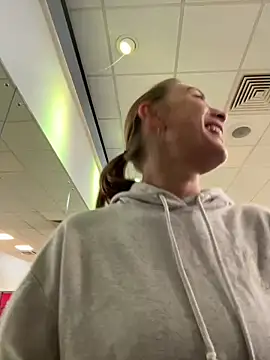 Pollypearson online show from 21, 1, 2025