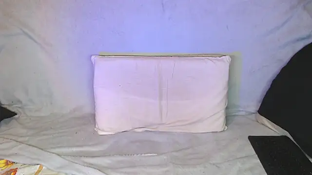 Snapshot of qustci-couple chatting on 15, 10, 2025 qustci-couple online show from 15, 10, 2025