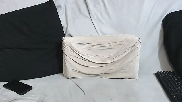 qustci-couple online show from 27, 2, 2025