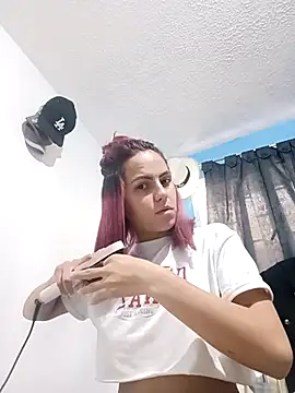 karolainvalentina online show from 13, 3, 2025