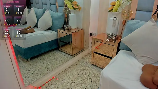 Snapshot of karina_mason chatting on 24, 10, 2025 karina mason online show from 24, 10, 2025