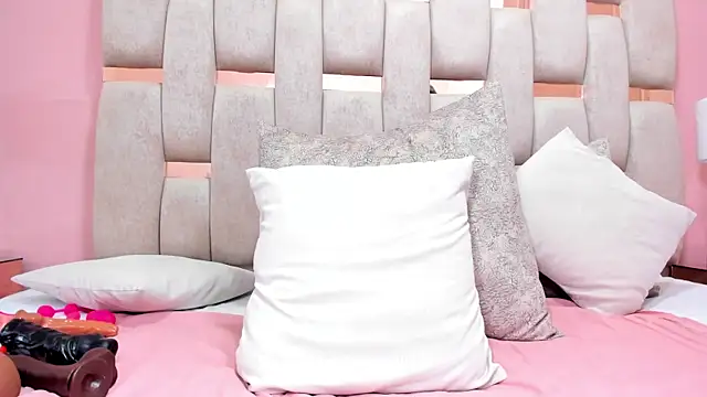 Snapshot of karina_mason chatting on 25, 10, 2025 karina mason online show from 25, 10, 2025