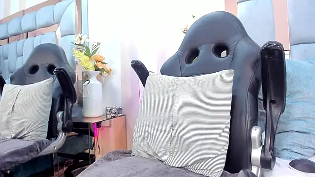 Snapshot of karina_mason chatting on 21, 10, 2025 karina mason online show from 21, 10, 2025