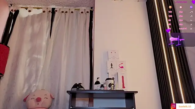 Scarlet Red  online show from 24, 11, 2025