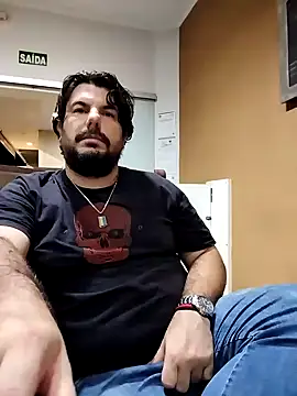 Snapshot of bumbumtatuado chatting on 2, 2, 2025 bumbumtatuado online show from 2, 2, 2025
