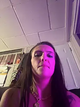 Snapshot of snowrillaxxx chatting on 11, 5, 2026 snowrillaxxx online show from 11, 5, 2026