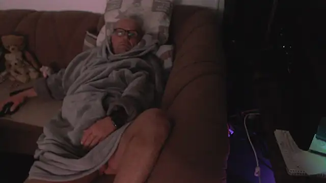 Nomi1612 online show from 19, 10, 2025