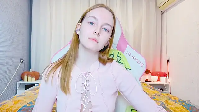 Snapshot of Wild__flowers chatting on 21, 11, 2025 Wild flowers online show from 21, 11, 2025