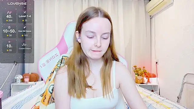 Snapshot of Wild__flowers chatting on 8, 11, 2025 Wild flowers online show from 8, 11, 2025