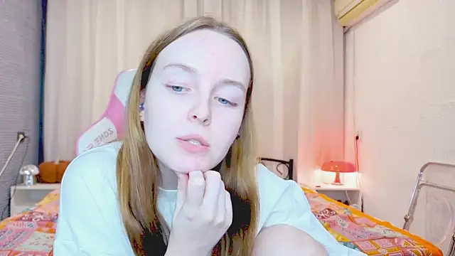 Snapshot of Wild__flowers chatting on 13, 11, 2025 Wild flowers online show from 13, 11, 2025