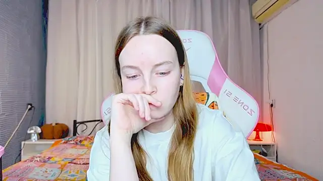 Snapshot of Wild__flowers chatting on 14, 11, 2025 Wild flowers online show from 14, 11, 2025