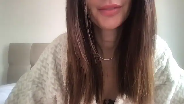 paolajonez online show from 9, 11, 2025