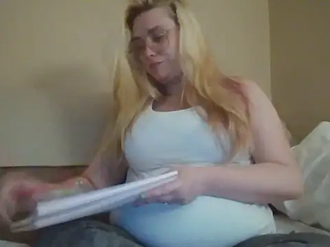 Lalalynn online show from 11, 4, 2026