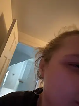 Snapshot of Lalalynn chatting on 12, 5, 2026 Lalalynn online show from 12, 5, 2026