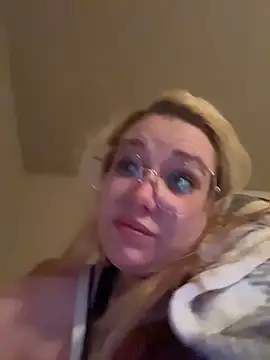Snapshot of Lalalynn chatting on 10, 5, 2026 Lalalynn online show from 10, 5, 2026