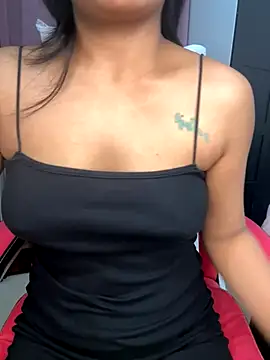 LeisyXO online show from 11, 11, 2025