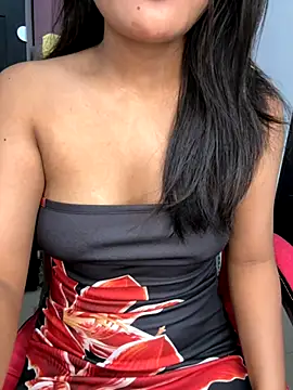 LeisyXO online show from 10, 10, 2025